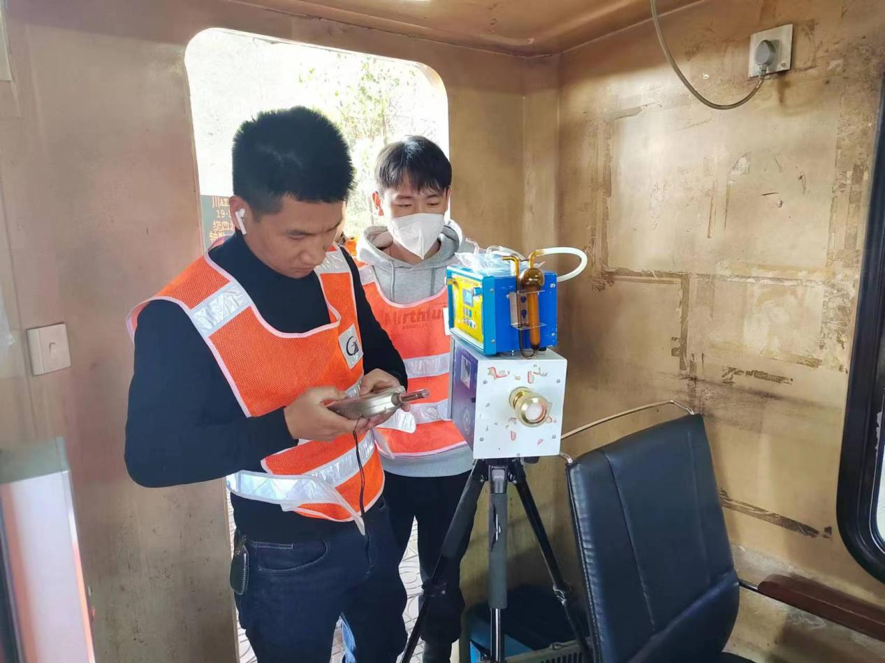 成仁分公司組織開展職業(yè)病危害因素現(xiàn)場監(jiān)測.png 成仁分公司組織開展職業(yè)病危害因素現(xiàn)場監(jiān)測.png